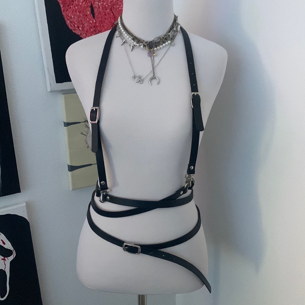 Small black harness belt (never worn)